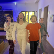 Zimmer „#Powergirls“ ausgesperrt